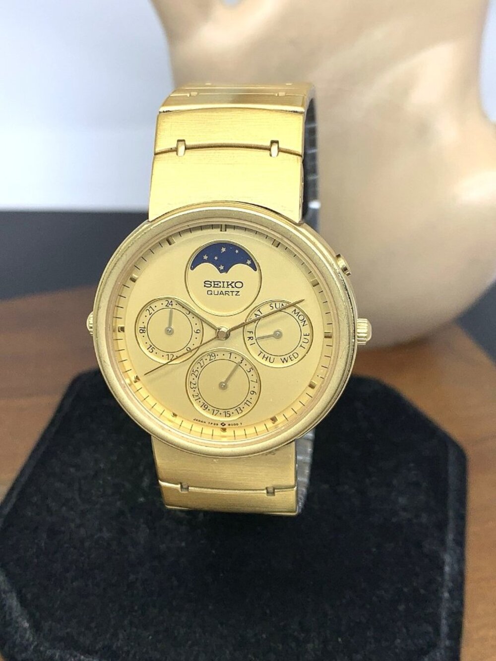 Seiko Men's Watch 7R39-8000 Vintage Quartz Moon Phase Day Date Gold Steel 34mm
